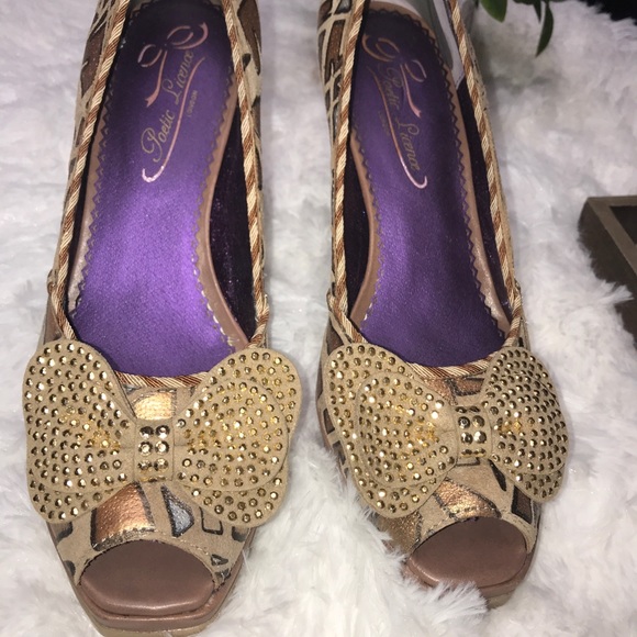 Poetic License Pumps w Studded Bow - Picture 6 of 6
